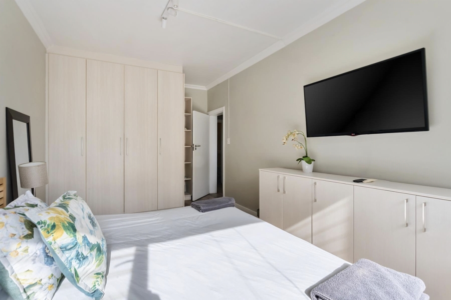 2 Bedroom Property for Sale in Sea Point Western Cape